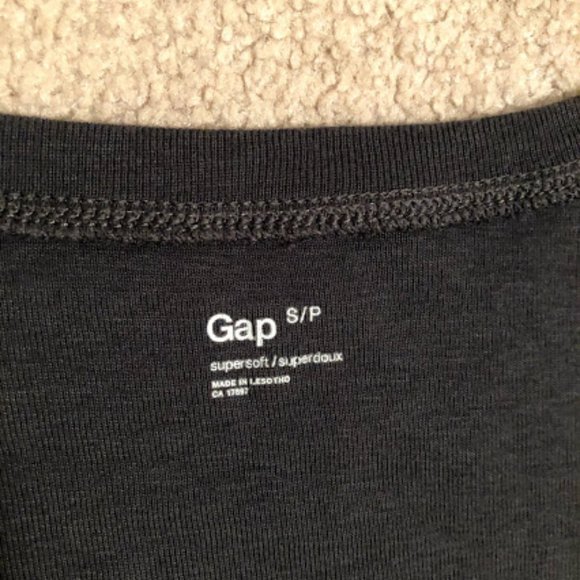Gap Tee - Picture 5 of 5